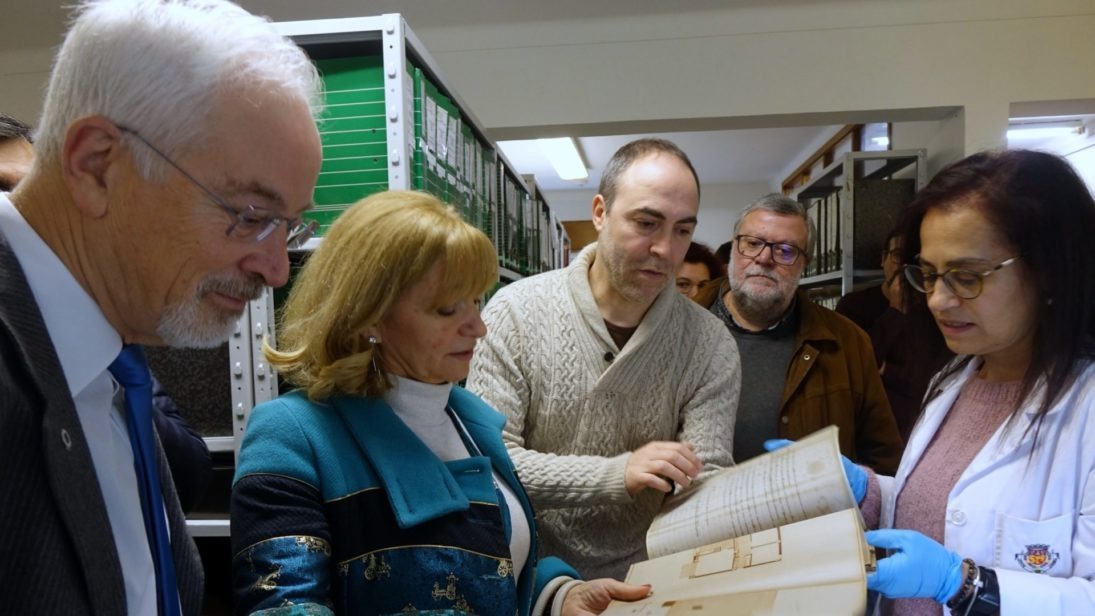 Presidente e Vereadores da Câmara Municipal de Coimbra visitam o Centro de Digitalização do Arquivo Geral 